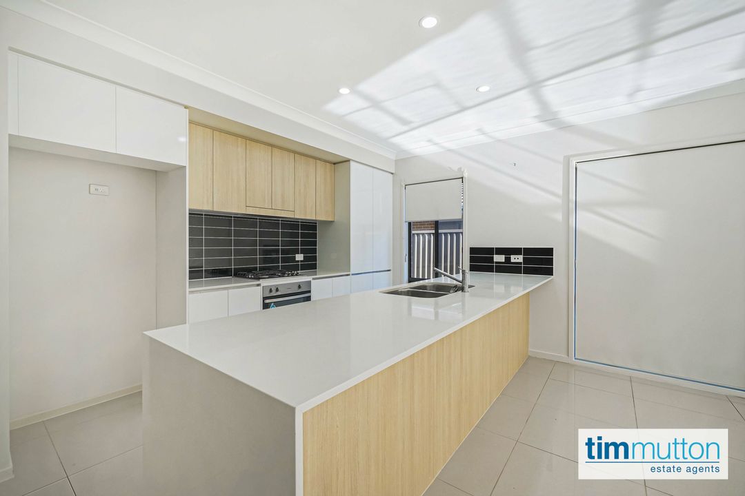 Image of property at 19 Xanadu St, Gledswood Hills NSW 2557