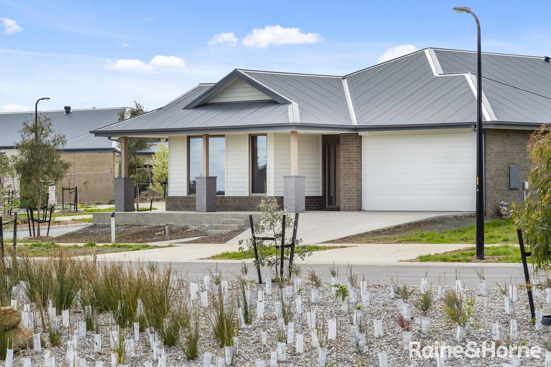 Image of property at 1 Farrier Drive, Kyneton VIC 3444