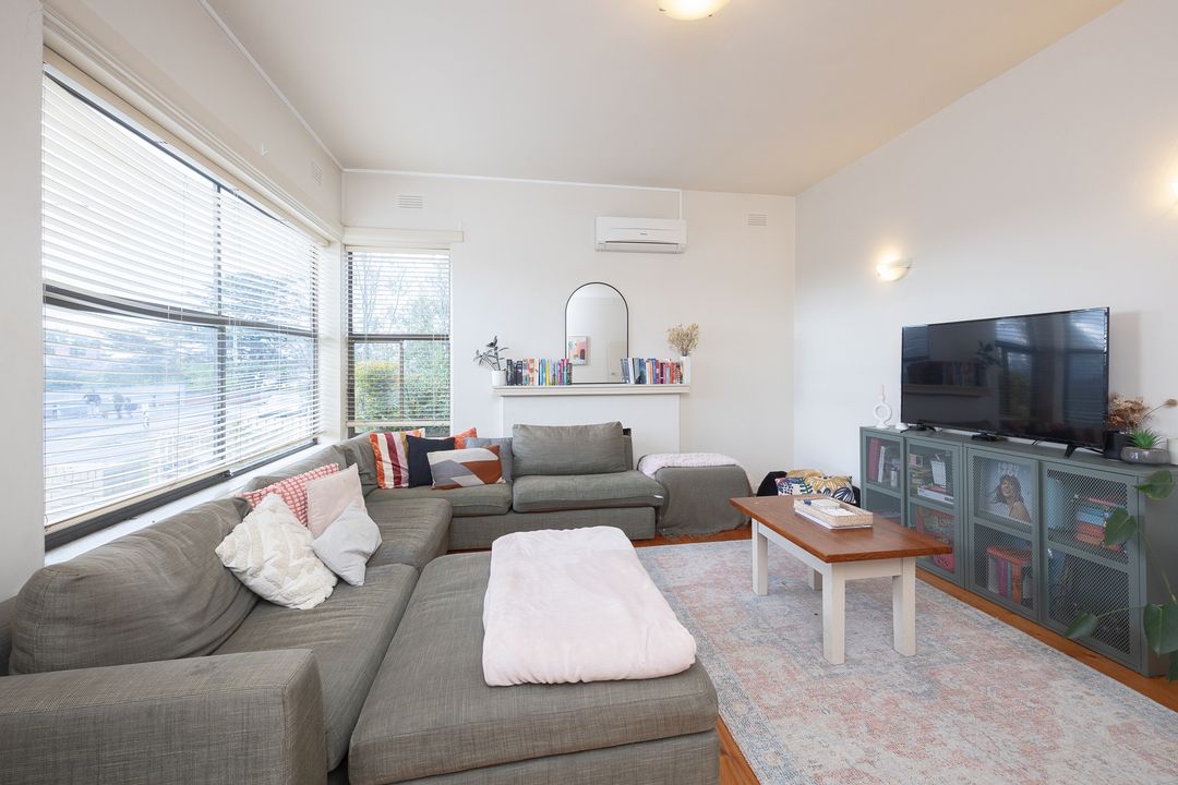 Image of property at 2/28 Mathoura Road, Toorak VIC 3142