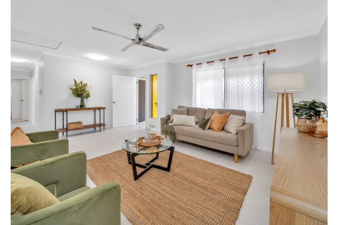 Image of property at 41 Maple Street, Holloways Beach QLD 4878