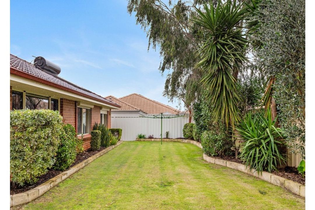 Image of property at 10 Salamanca Boulevard, Seville Grove WA 6112