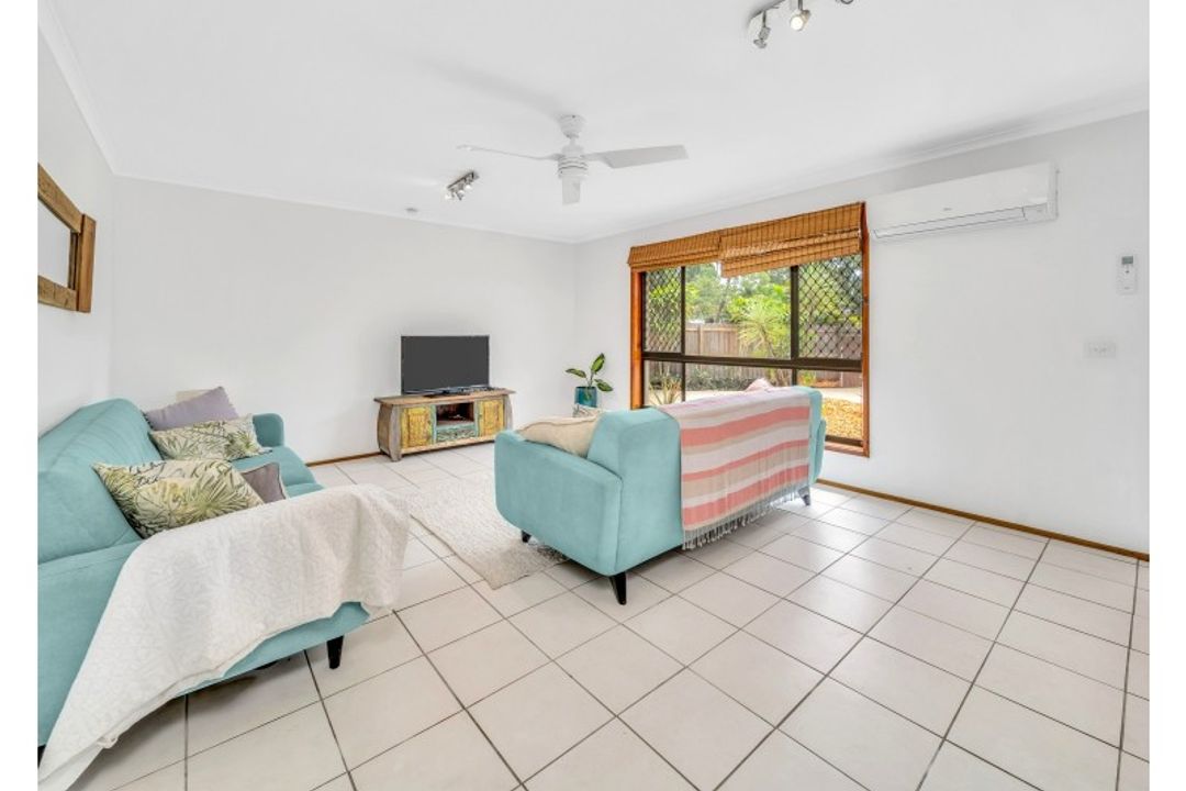 Image of property at 5 Saffron Close, Holloways Beach QLD 4878