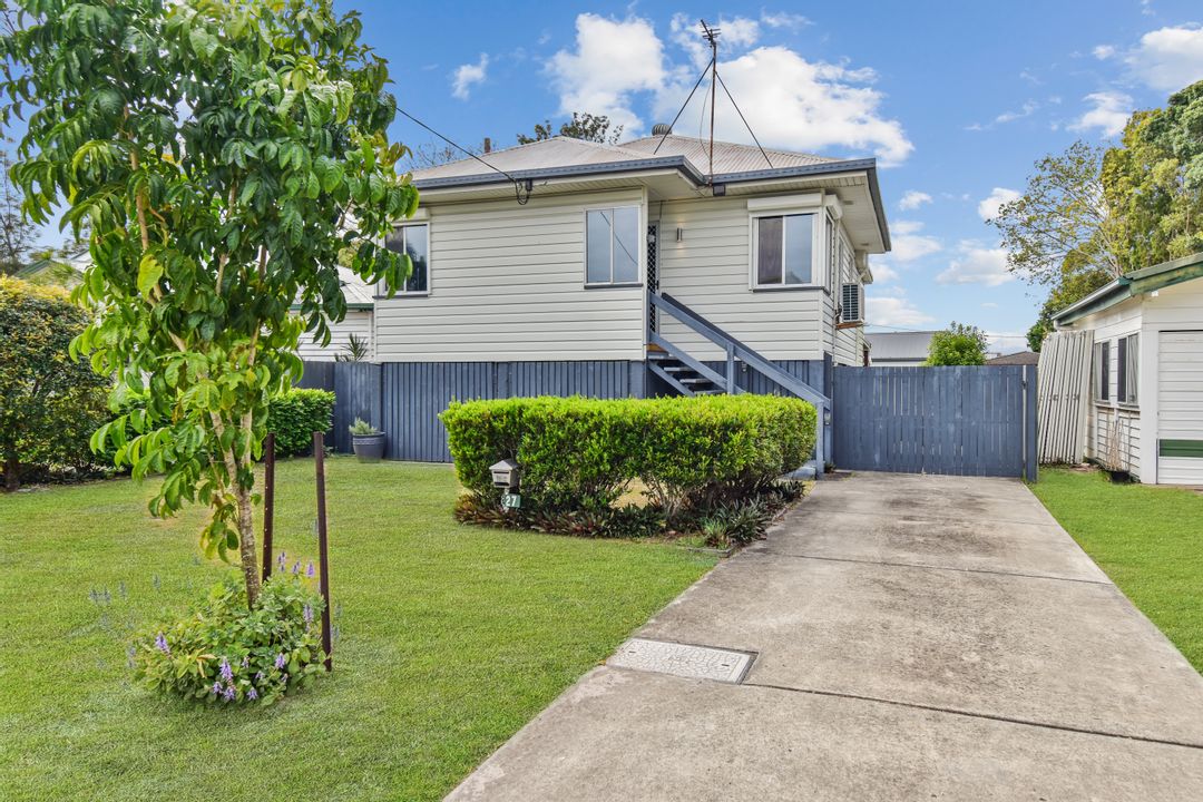 Image of property at 27 Wentworth Parade, Golden Beach QLD 4551