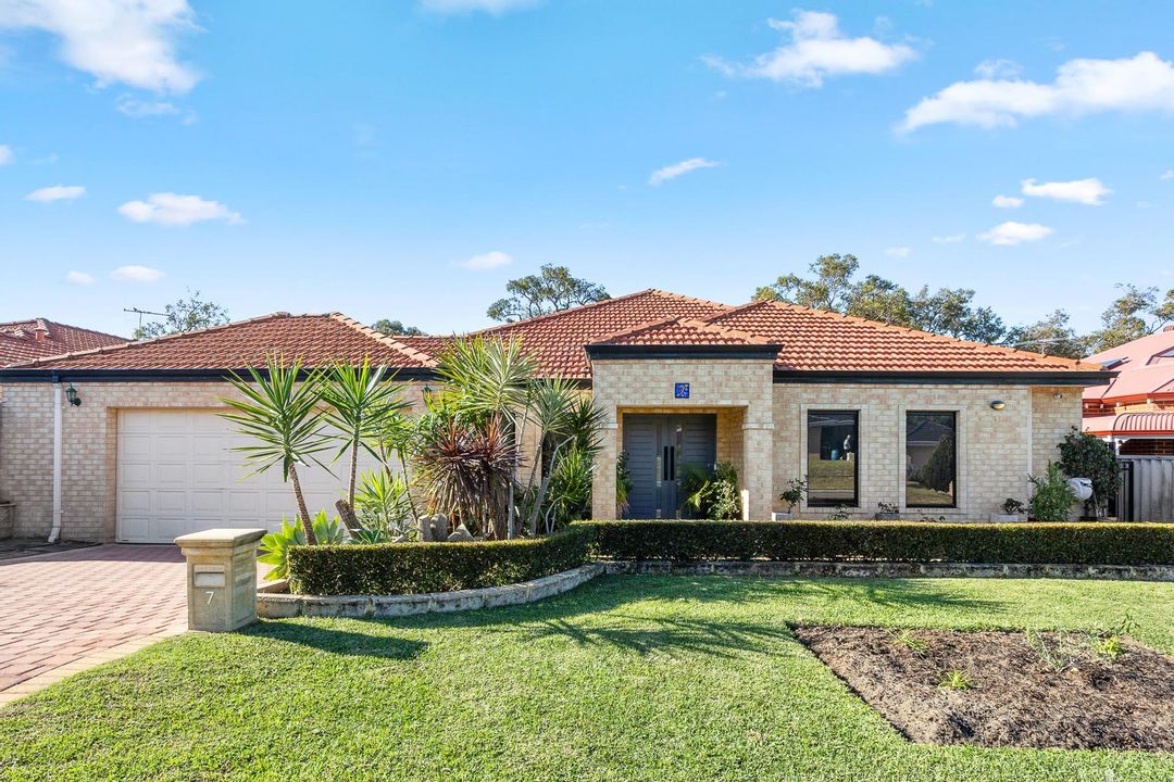 Image of property at 7 Treaty Oak Cove, Bibra Lake WA 6163