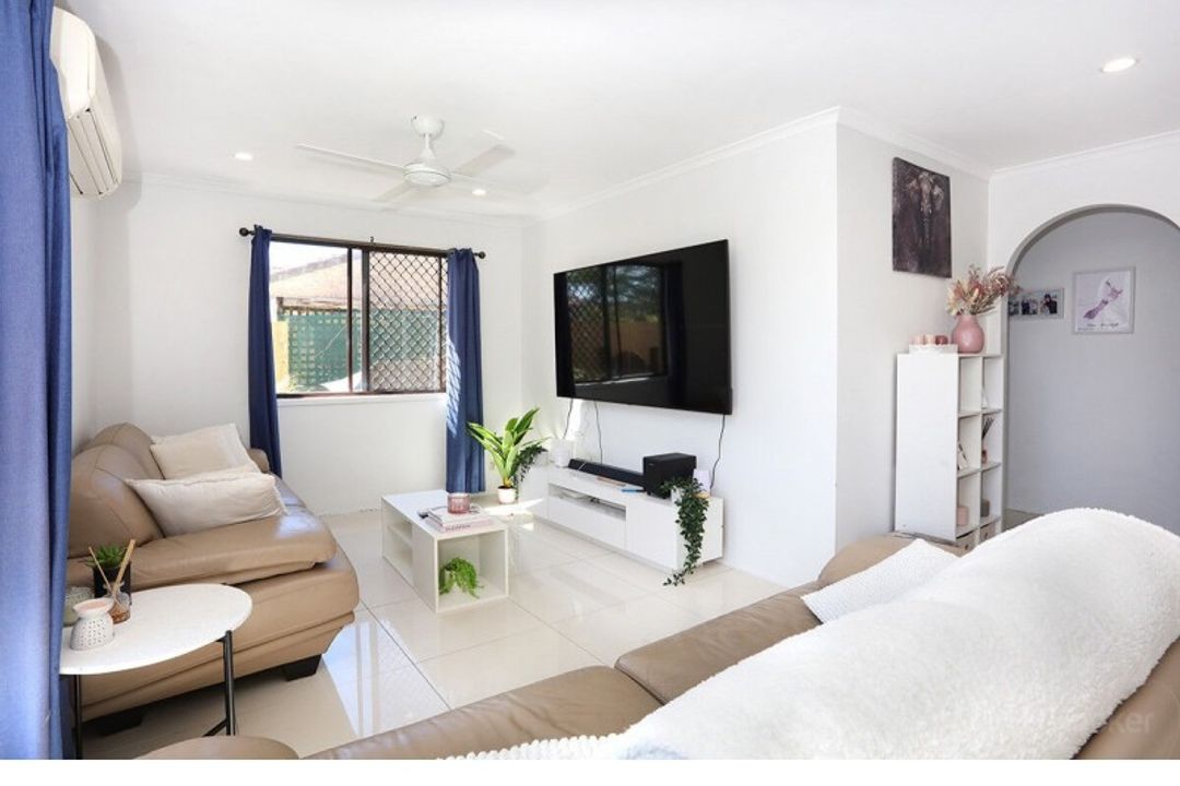 Image of property at 2/28 Kangaroo Avenue, Coombabah QLD 4216