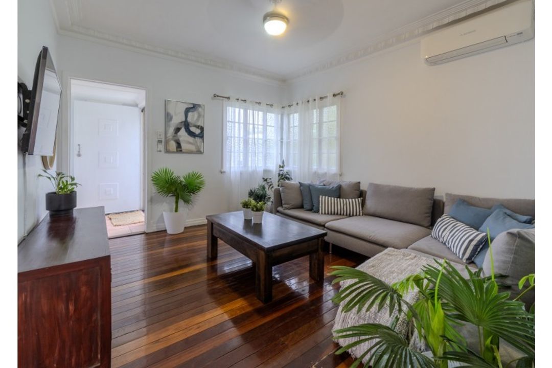 Image of property at 303 Preston Road, Wynnum West QLD 4178