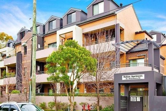2 45 Eastbourne Road Apartment For Rent By Timothy Butler Soho Real Estate Australia